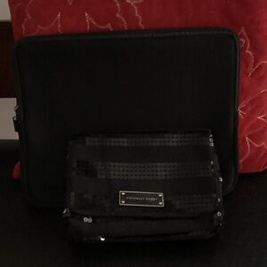 (2) victorias secret makeup bag and free ipad,mini comp bag